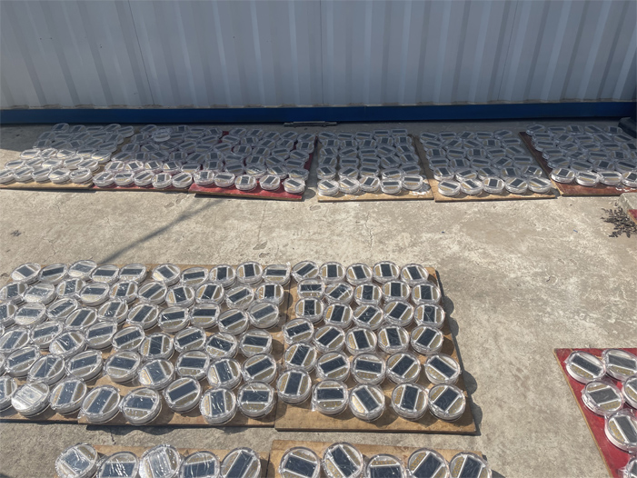 LED Road Markers Charging